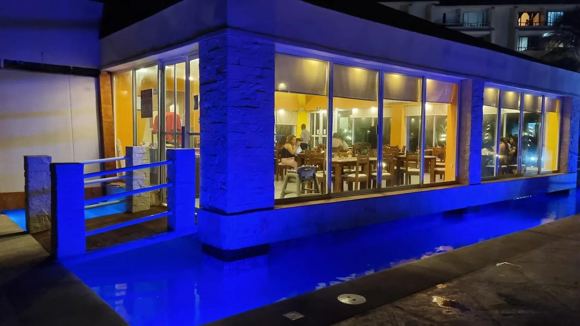 Apartment Ocean Front Κανκούν