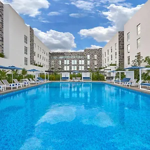 Hotel Express By Marriott Aeropuerto Riviera, Cancún