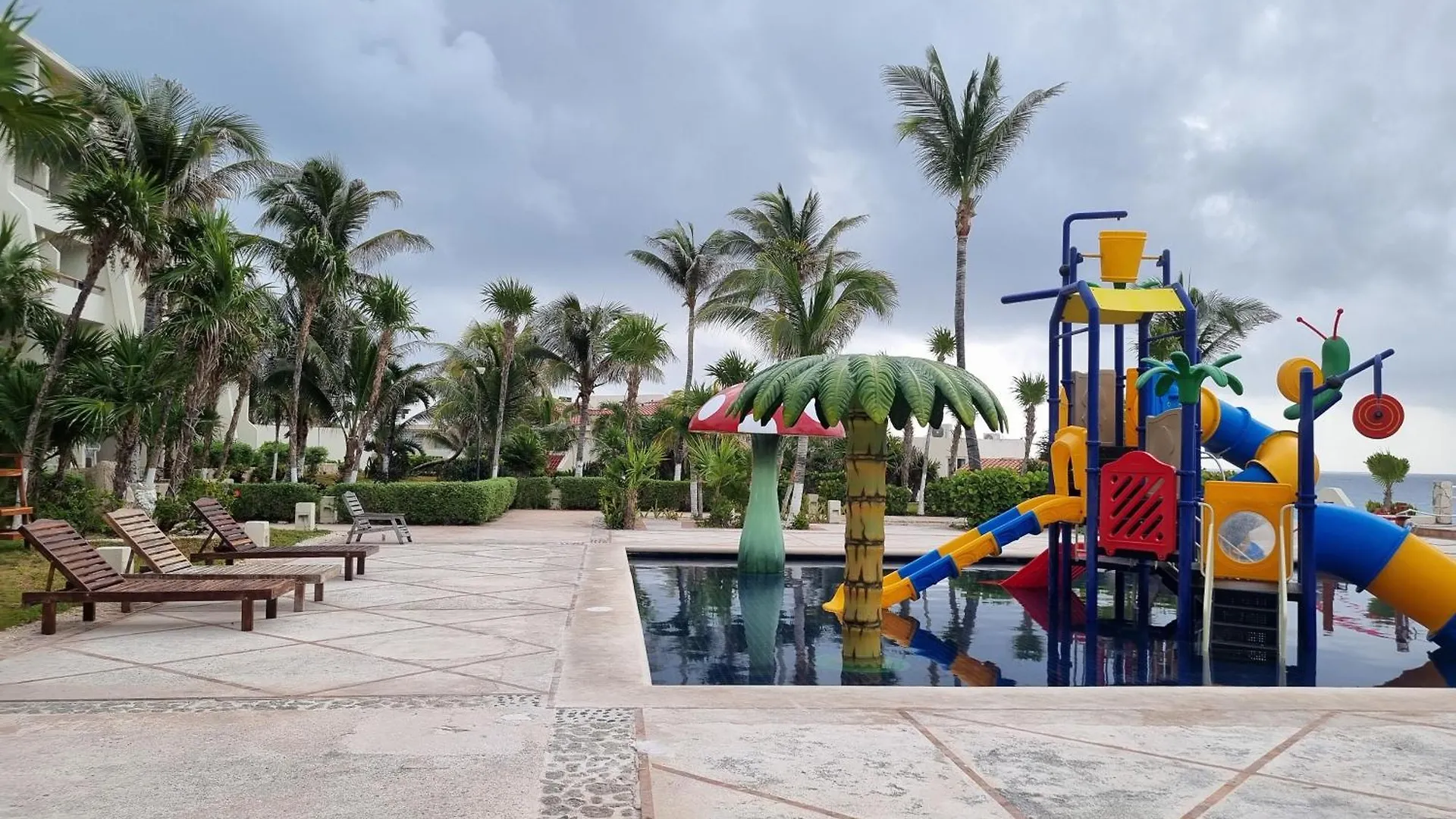 Apartment Ocean Front Cancun Mexico