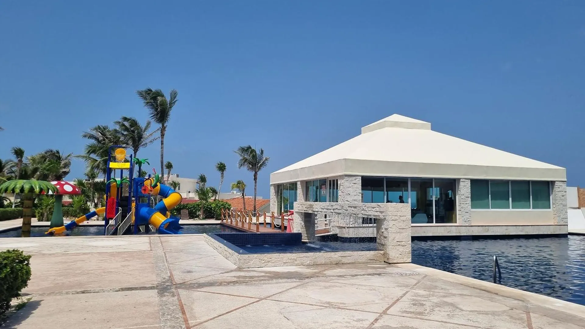 Apartment Ocean Front Cancun