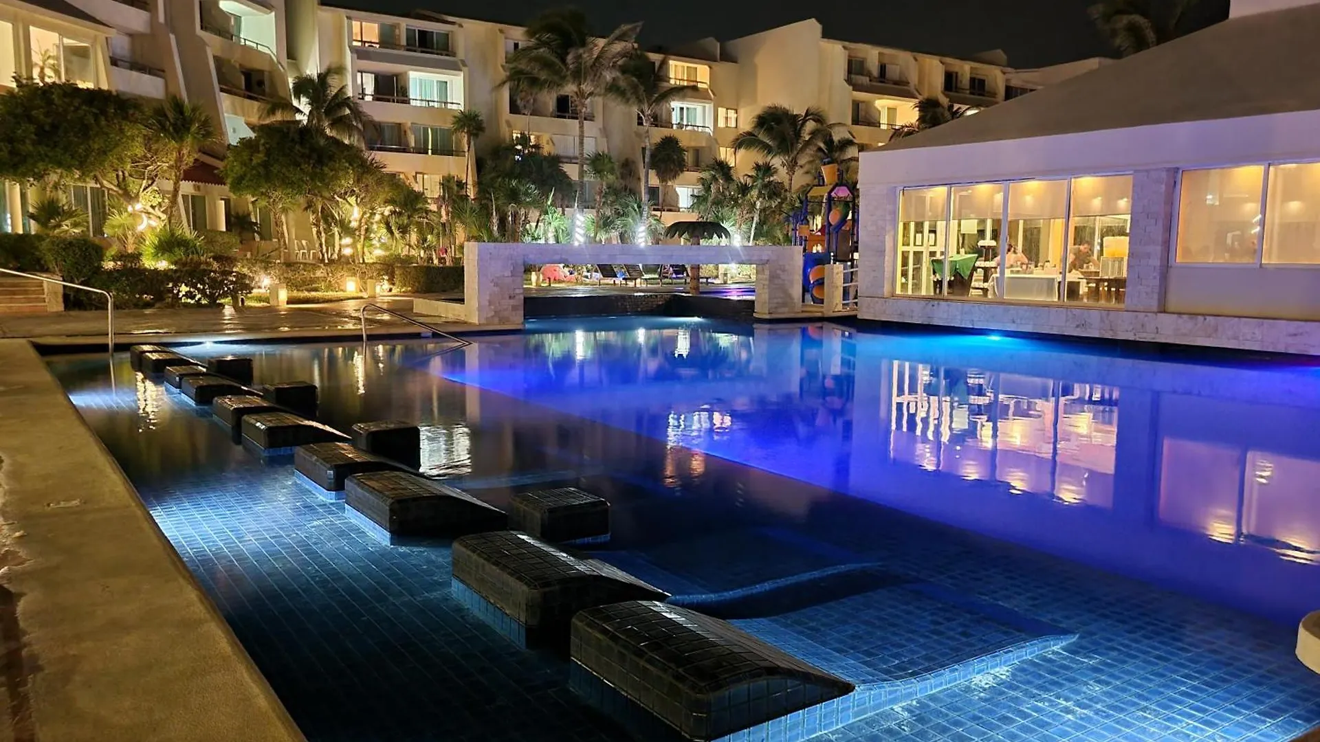 Apartment Ocean Front Cancun Aparthotel
